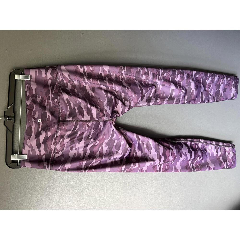 Layer 8 Women's Purple Camo Leggings - Size L - Picture 2 of 9